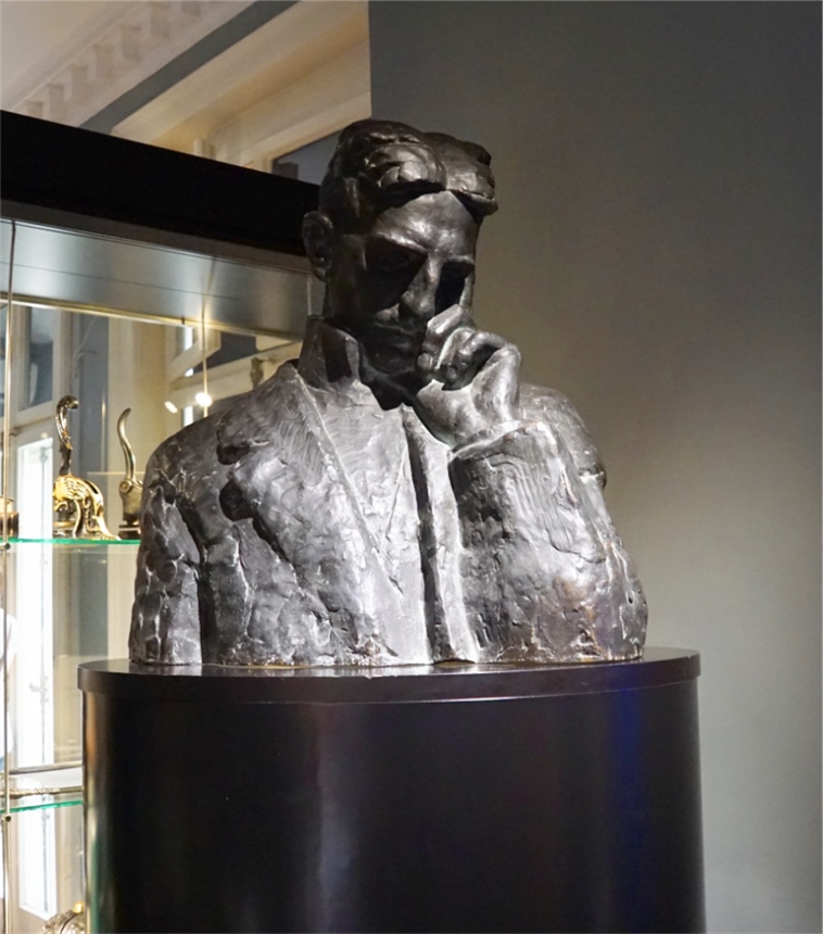 Tesla's Bust in Belgrade