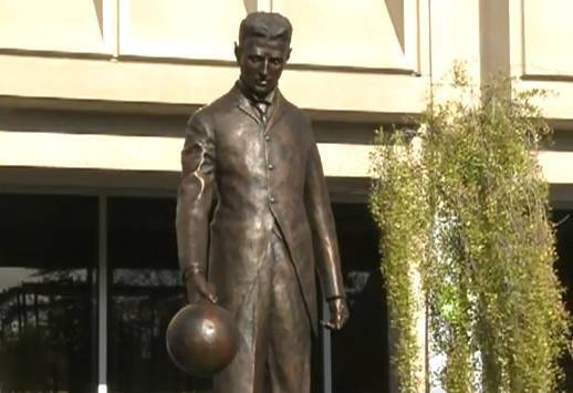 Tesla's Statue in Palo Alto, California